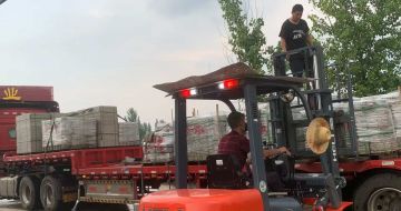 沧州 黄金麻冰裂纹，地铺石装车