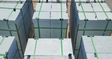 沧州 芝麻白花岗岩5公分地铺石 花岗岩厂家工厂装车日常