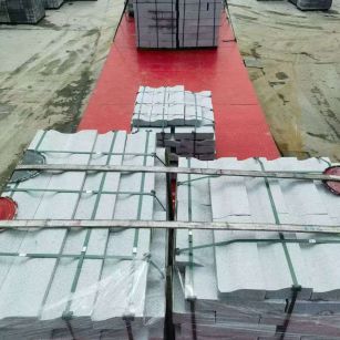 沧州 芝麻白仿形加直形路沿石出货日常