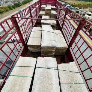 沧州 黄金麻花岗岩荔枝面，光面毛板装车完成