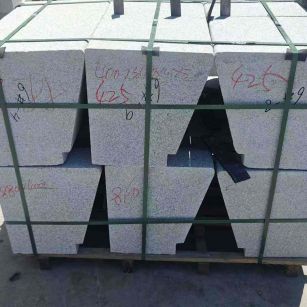 沧州 芝麻白异形坐凳，石凳