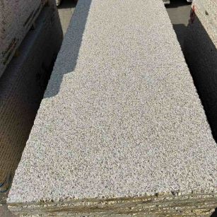 沧州 黄金麻花岗岩荔枝面毛板，半成品