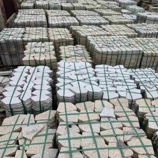 沧州 黄金麻白麻花岗岩荔枝面地铺石(冰裂纹)