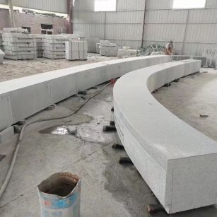 沧州芝麻白花岗岩石板材 园林光面弧形坐凳