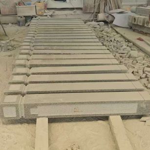 沧州 芝麻白异形加工雕刻-栏杆大柱，方柱