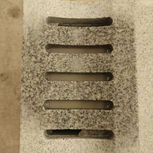 沧州 芝麻白拉丝面花岗岩U型开槽排水槽