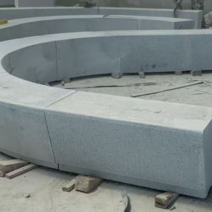 沧州 芝麻白花岗岩光面弧形坐凳