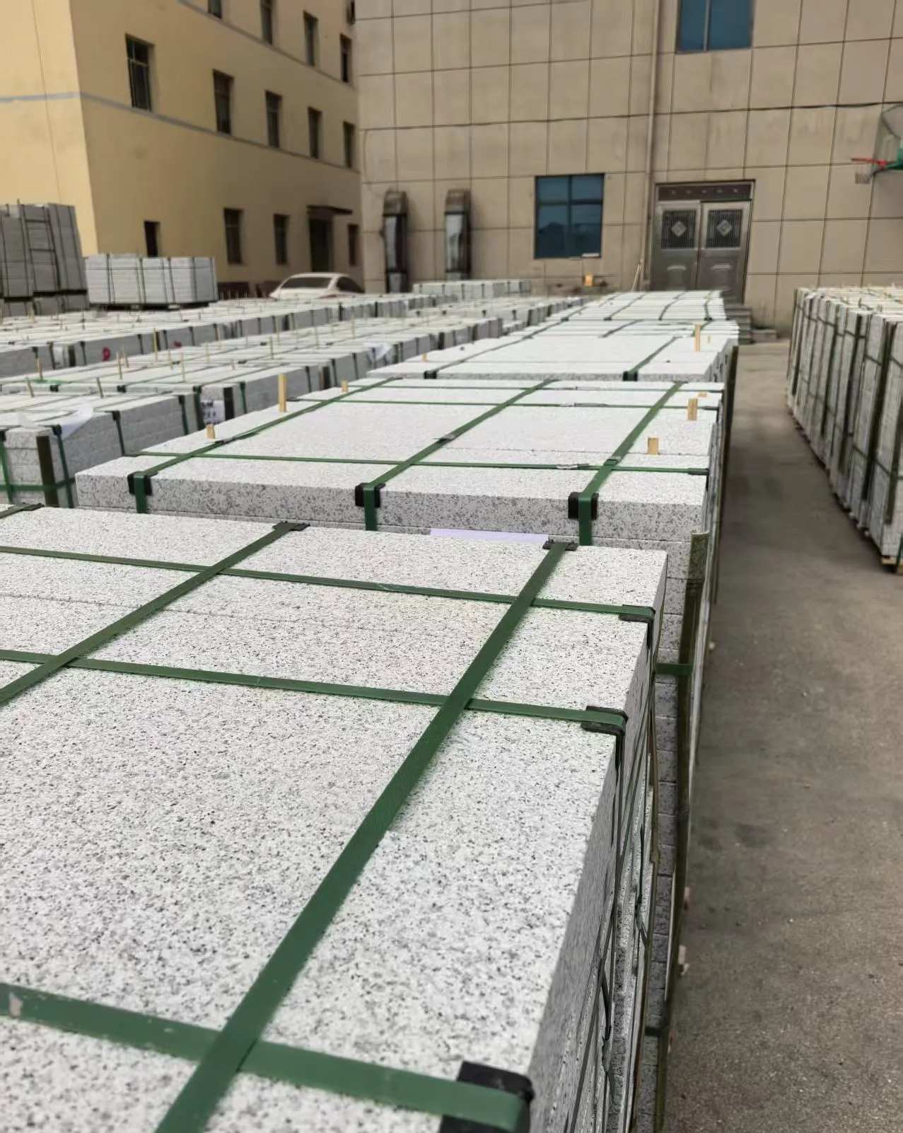 沧州 白麻花岗岩5.0公分荔枝面地铺石