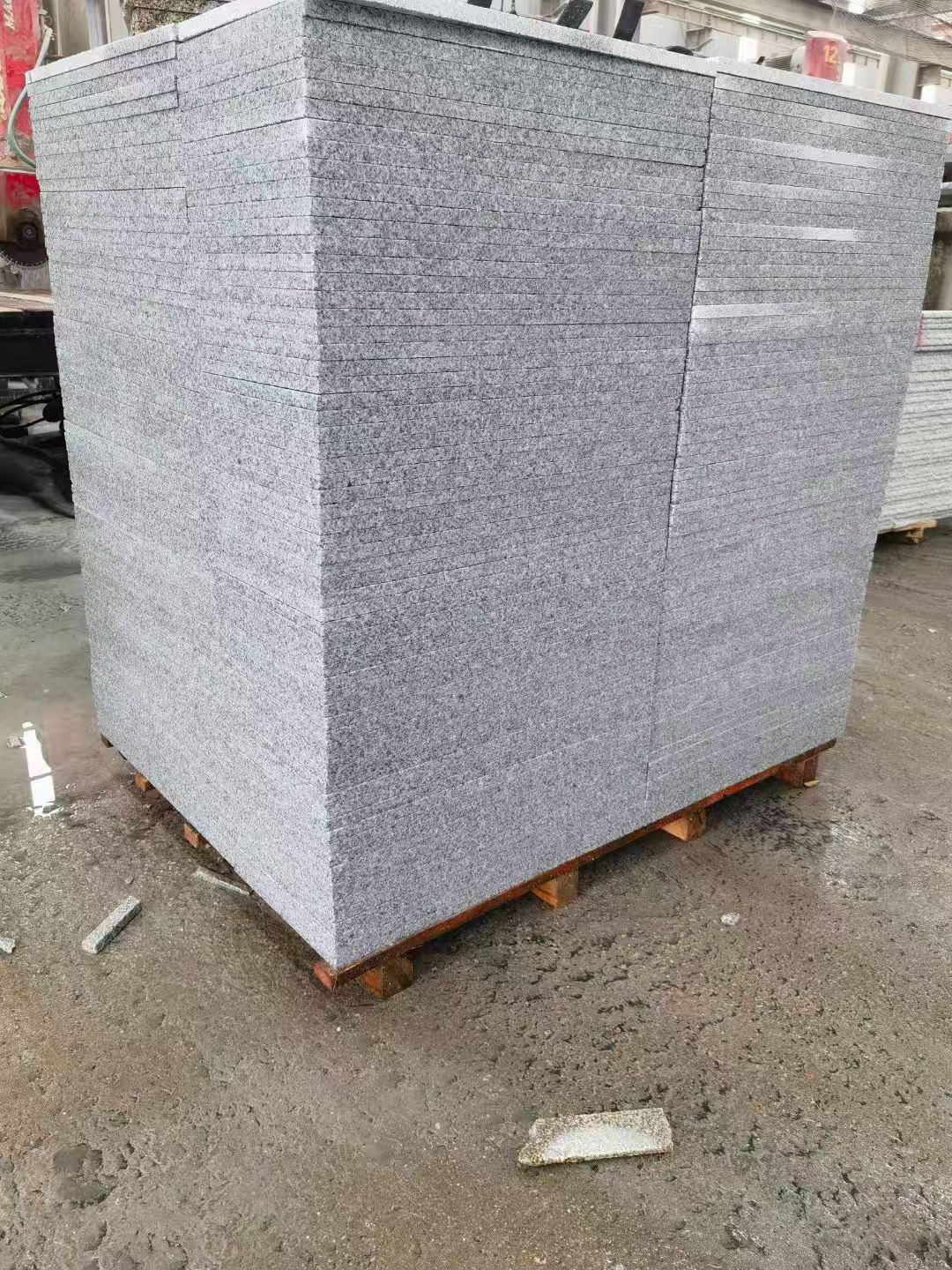 沧州 芝麻白火烧面1.8厚300*600地铺石，尺寸标准，厚薄均匀