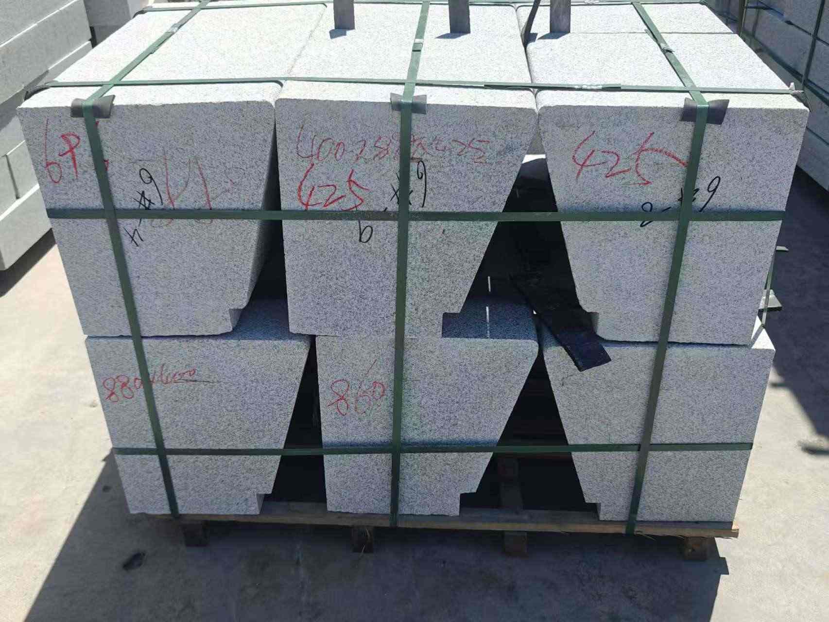 沧州 芝麻白异形坐凳，石凳