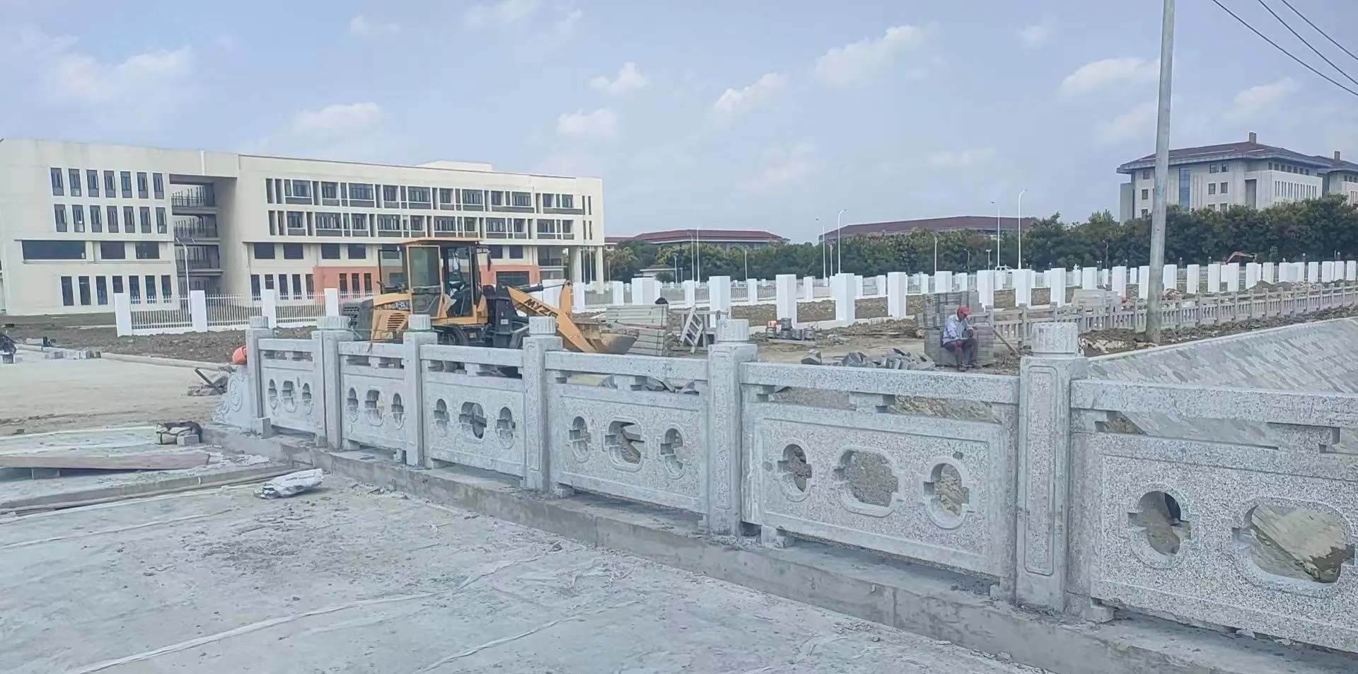 沧州 白麻花岗岩荔枝面河道栏杆