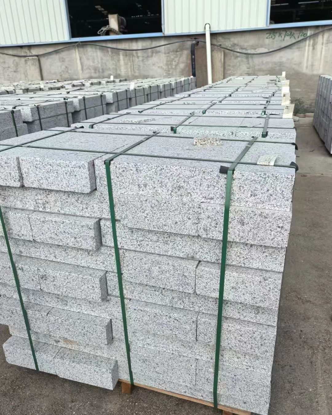 沧州 白麻花岗岩路沿石，弧形路沿石，道牙石，马路牙子，界石，路缘石，平沿石，直岩石，平缘石等