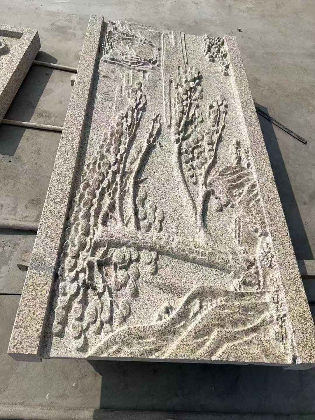 沧州 黄金麻雕刻板浮雕迎客松