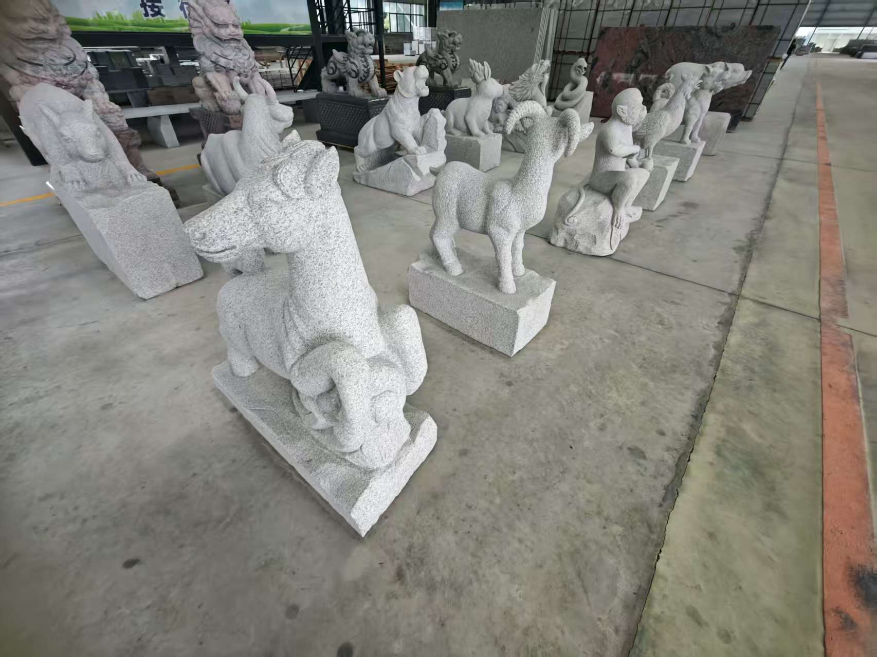 沧州 芝麻白花岗岩造型立体雕刻——十二生肖