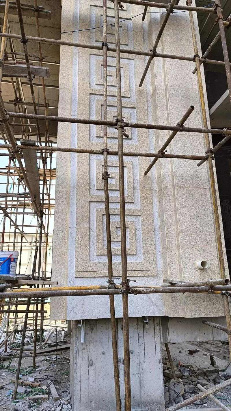 沧州 黄金麻花岗岩别墅外墙干挂回纹造型效果