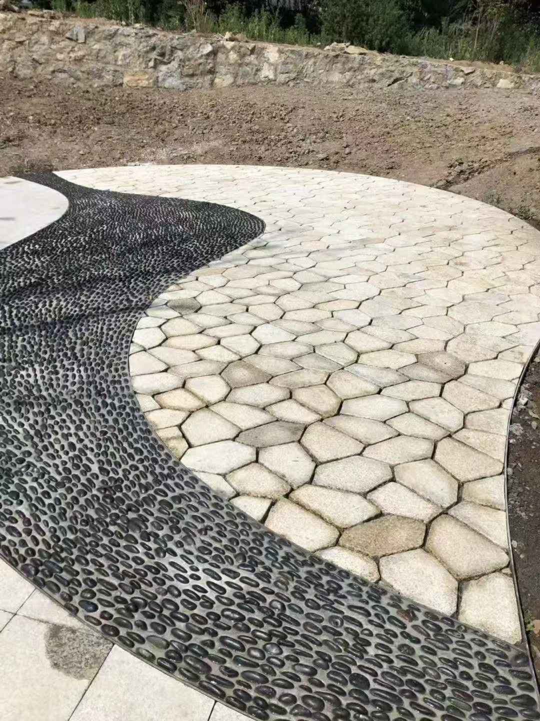 沧州 黄金麻冰裂纹地铺石工地铺装案例