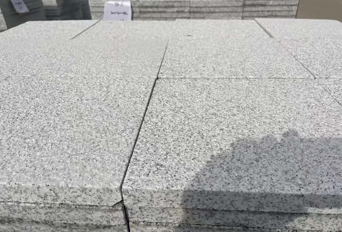 沧州 白麻花岗岩石材推荐 荔枝面地铺石