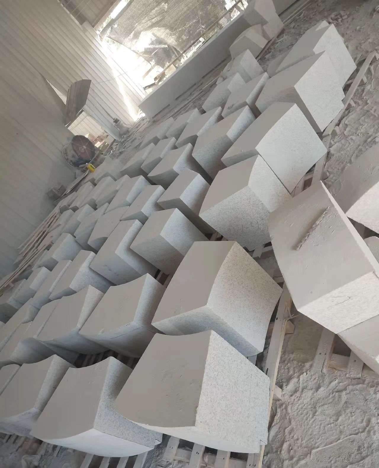 沧州 白麻花岗岩异形坐凳