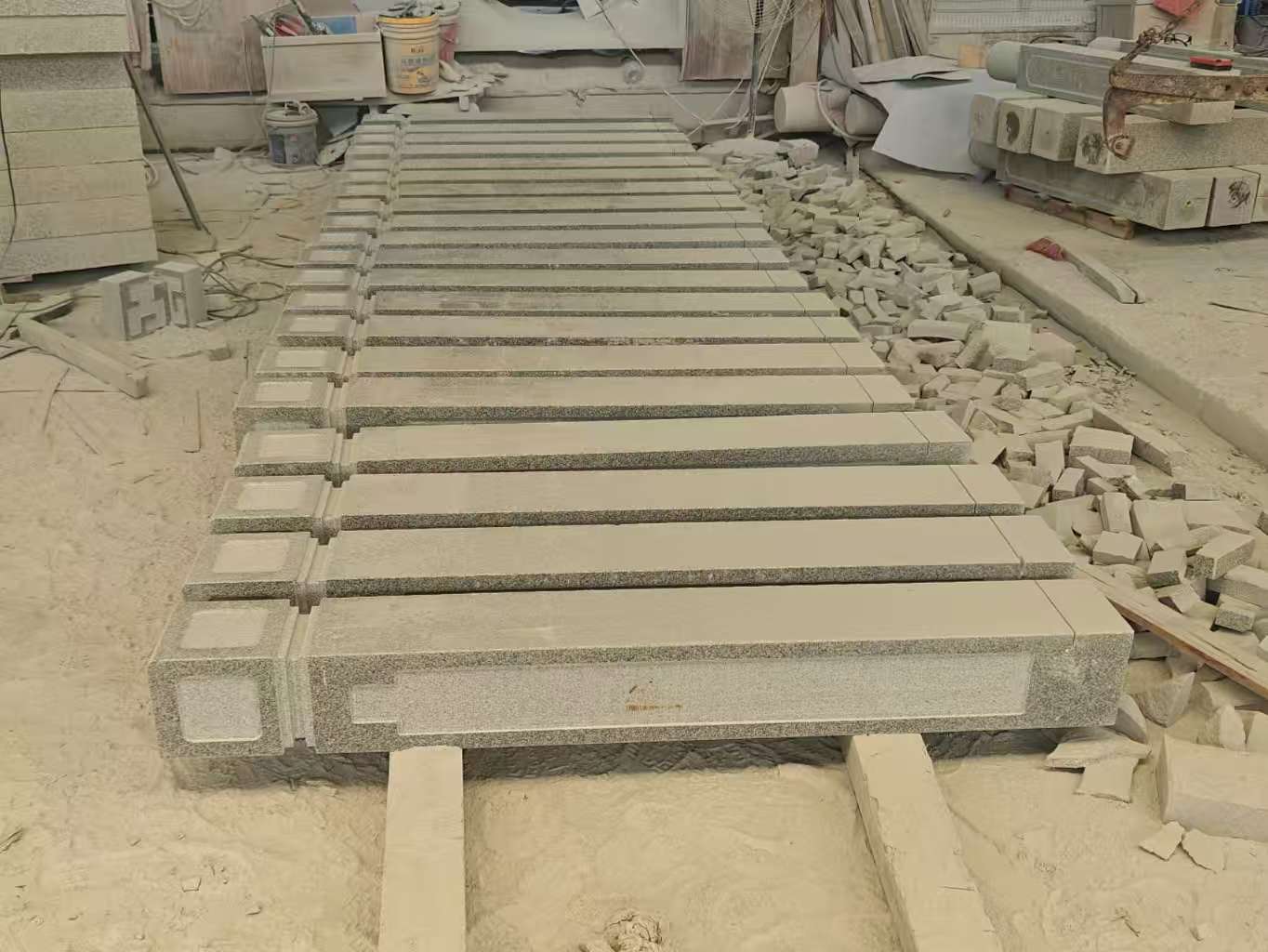 沧州 芝麻白异形加工雕刻-栏杆大柱，方柱